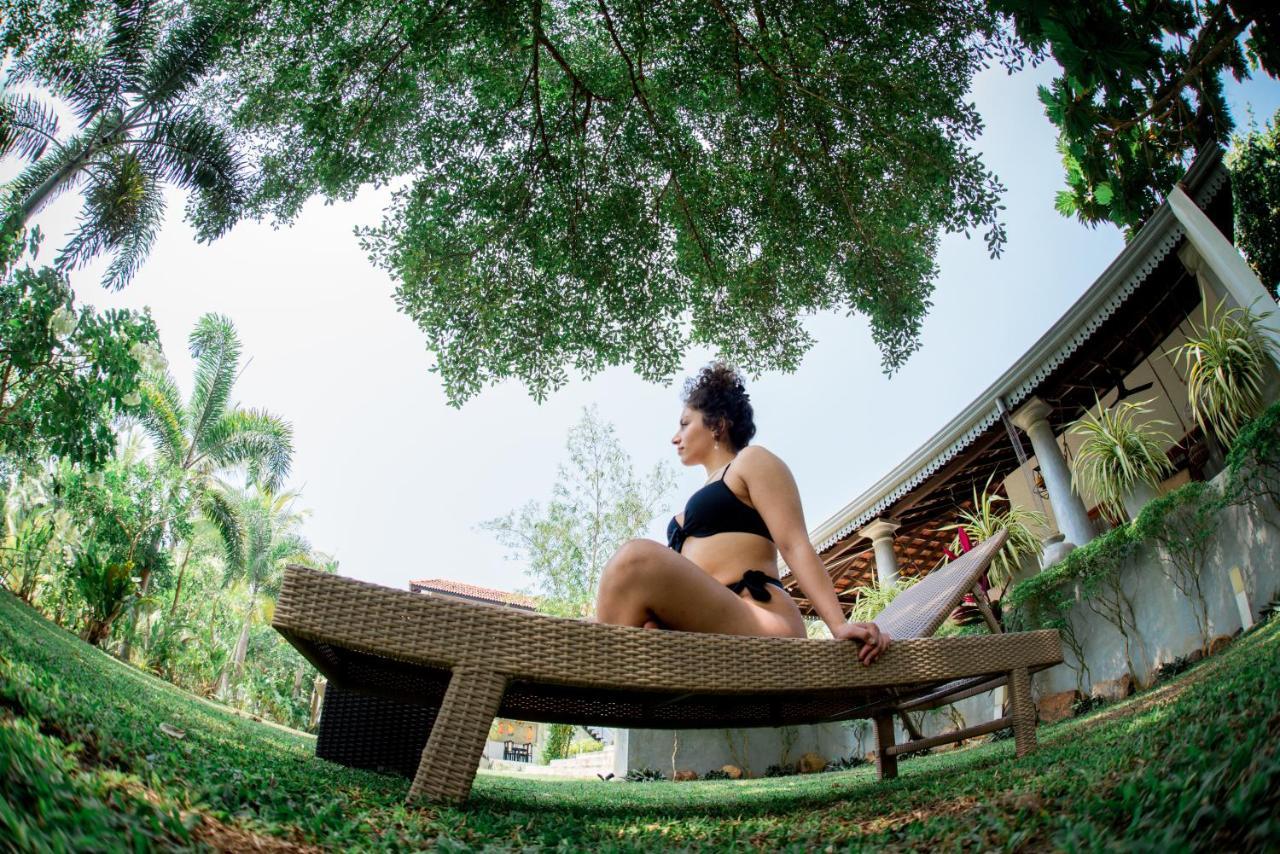 Tropical House - Jungleside Villa Hikkaduwa Esterno foto
