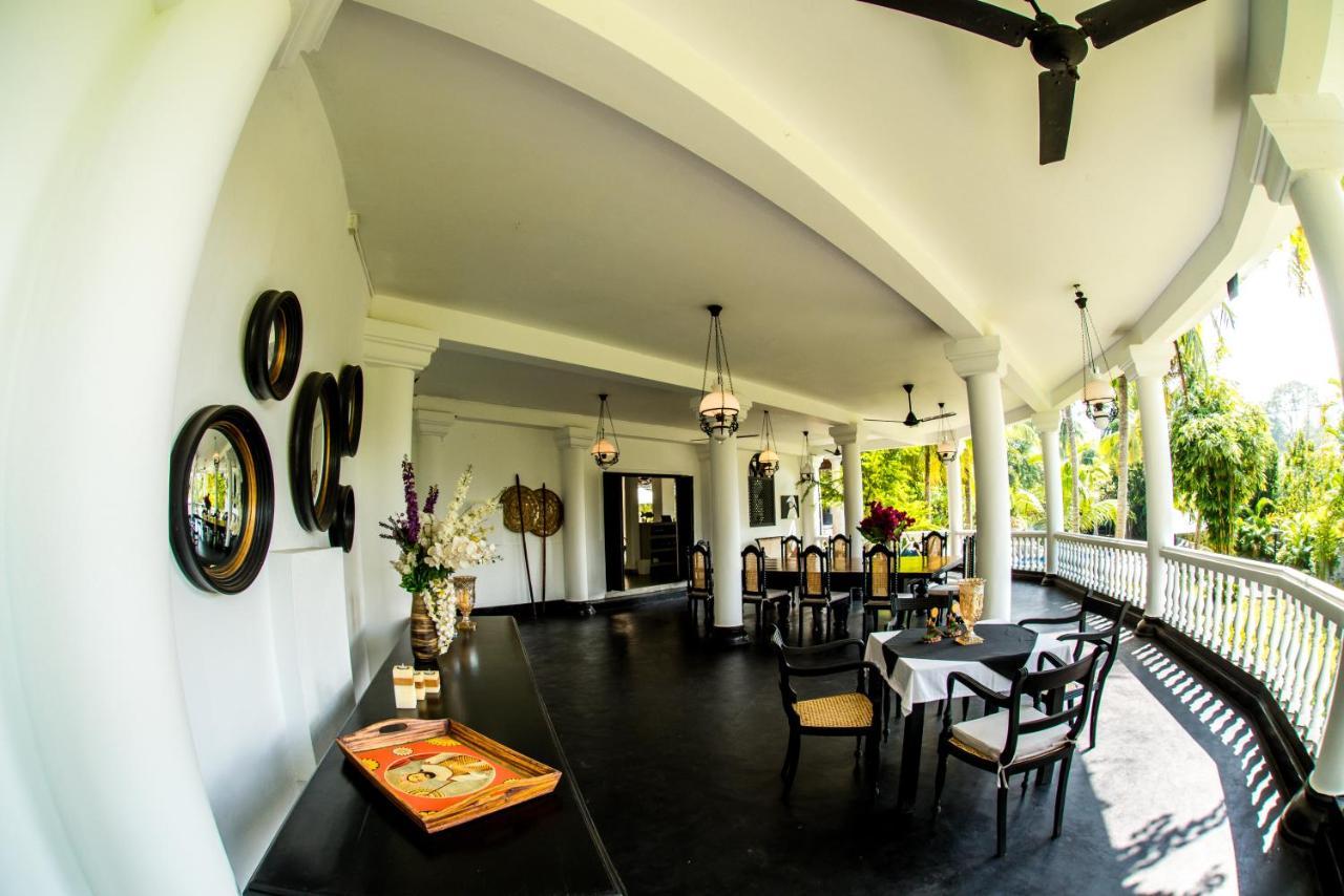 Tropical House - Jungleside Villa Hikkaduwa Esterno foto