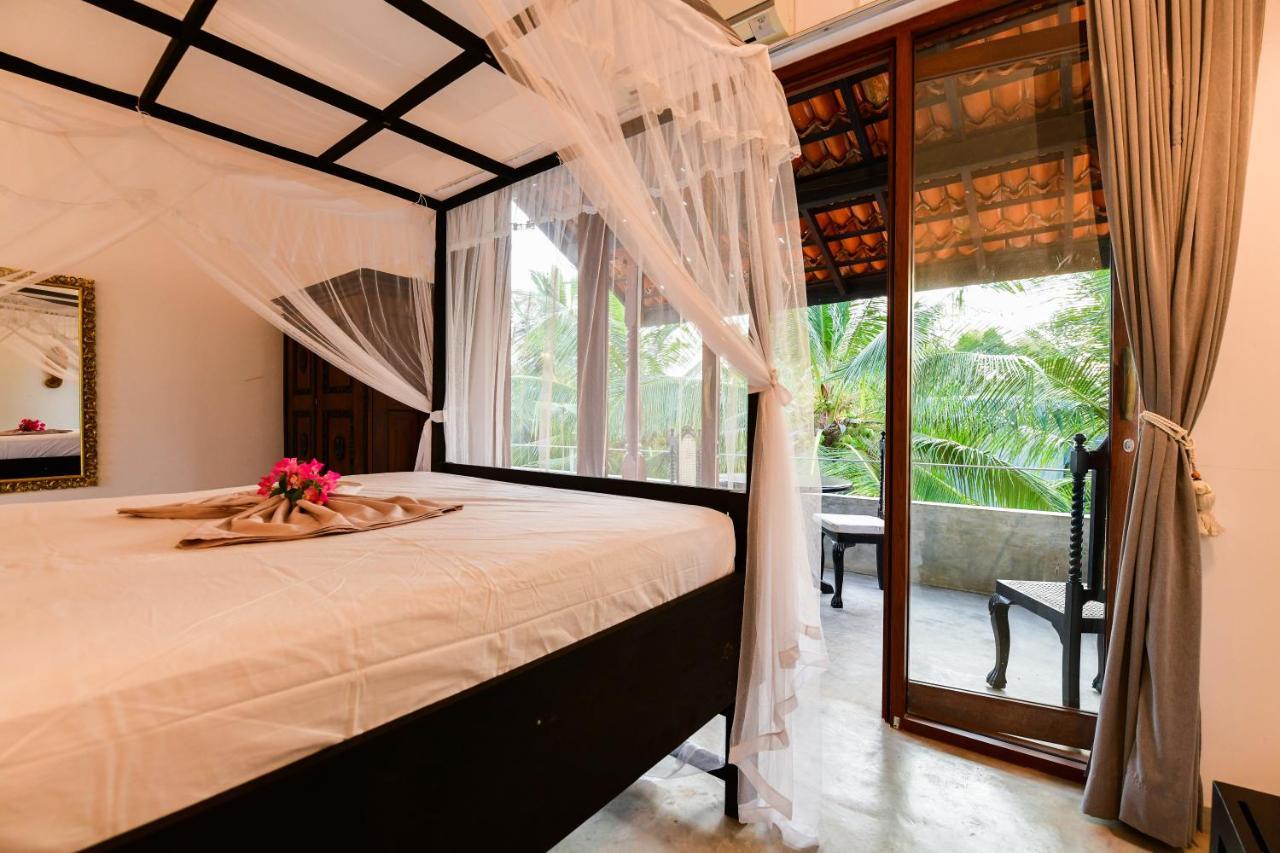 Tropical House - Jungleside Villa Hikkaduwa Esterno foto